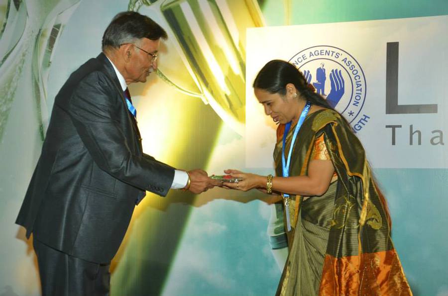 Mrs Mr Manisha Nayakawadi Received LIRT award 2016